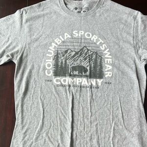 Columbia T-shirt